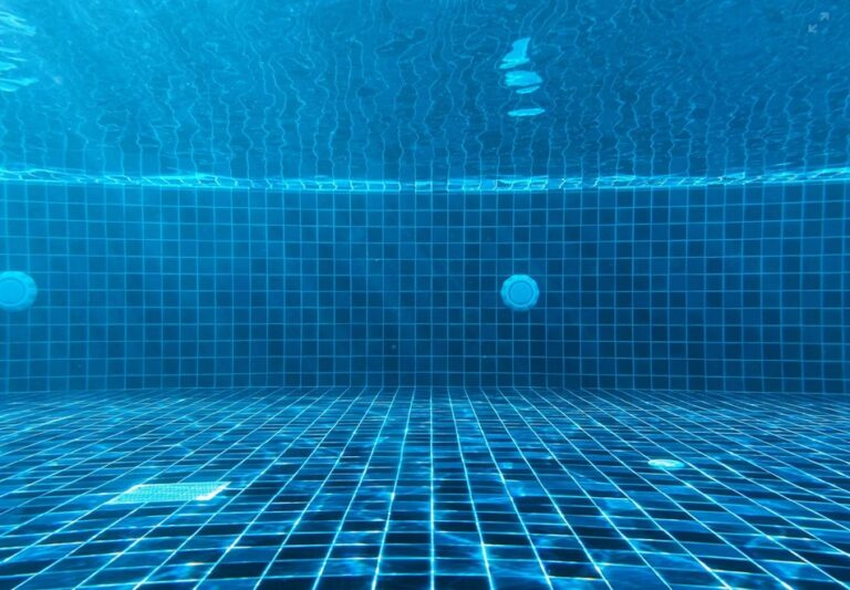 Et pourquoi pas le rugby… subaquatique ?